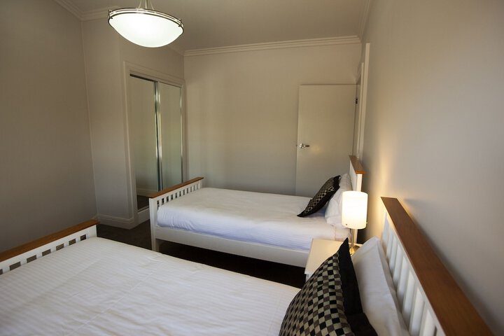 Room 10 of 40