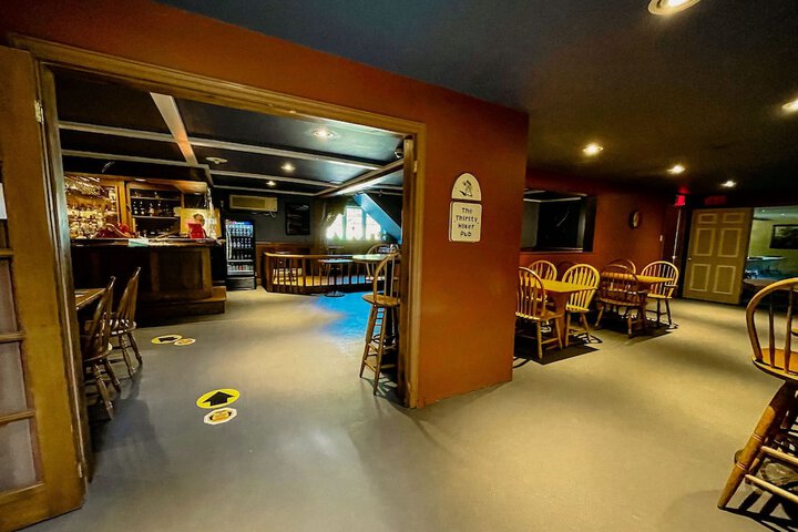 Lounge 110 of 153
