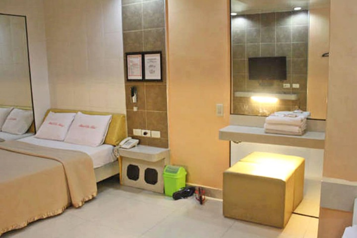 Room 3 of 25
