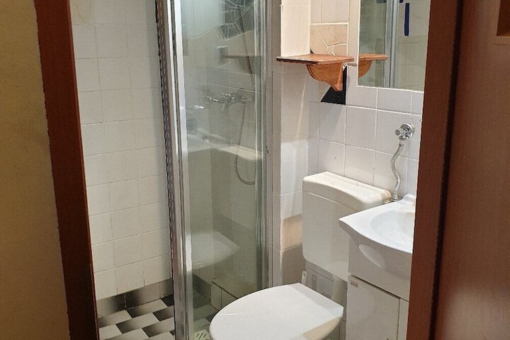 Room 12 of 31