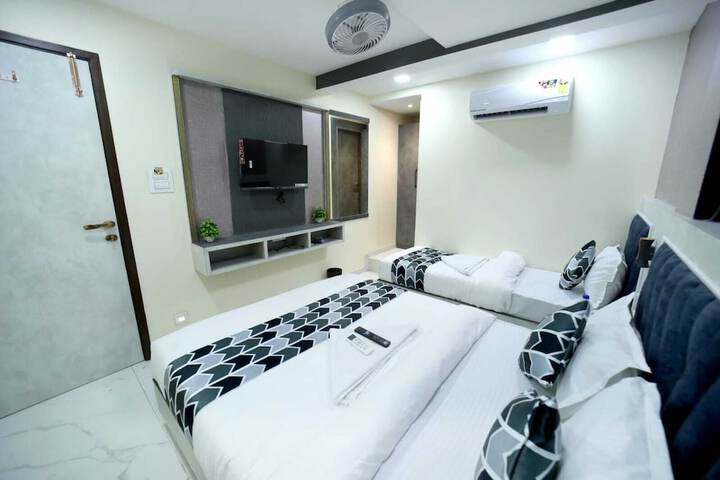 Room 11 of 25