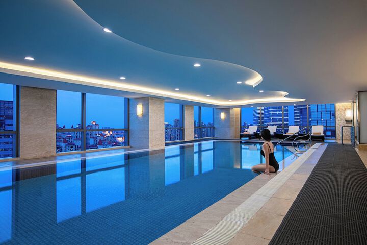 Hotel with Pool