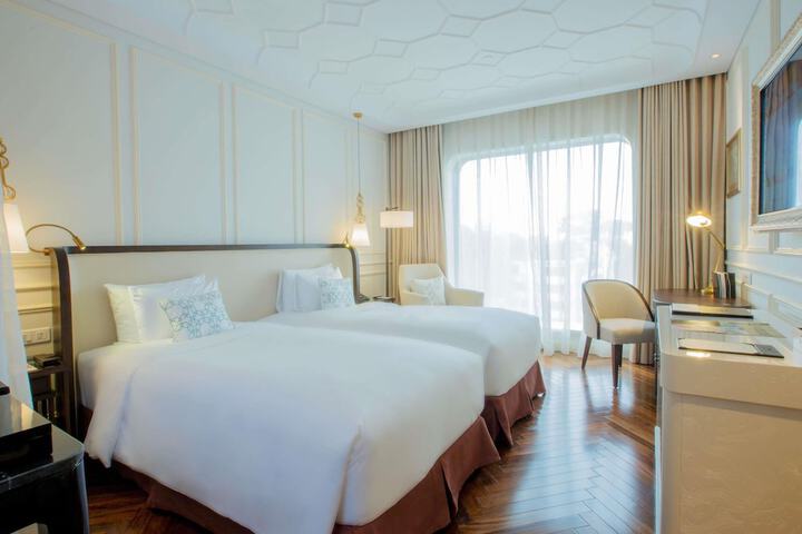 Room 28 of 184