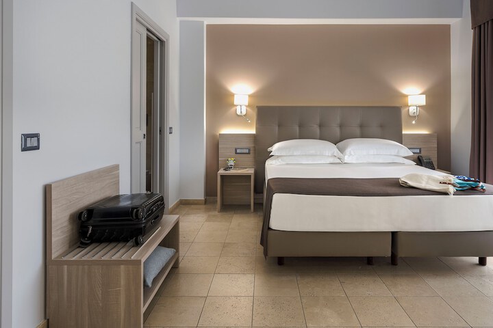 Room 20 of 101