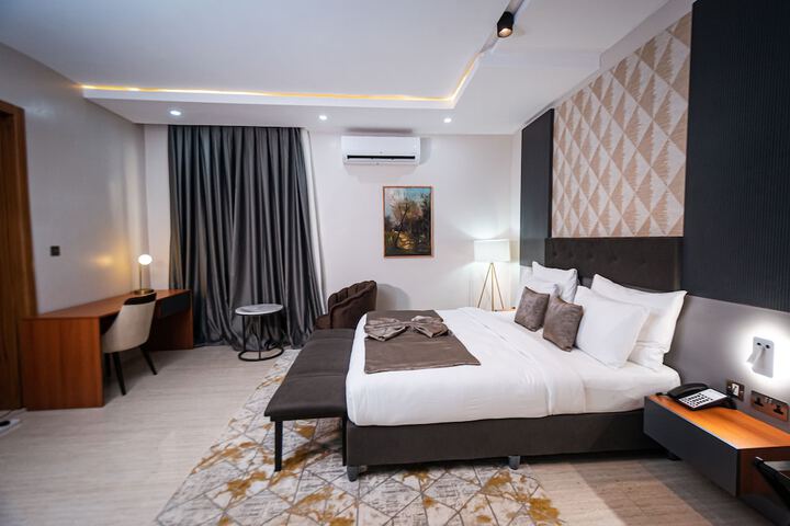 Room 12 of 41