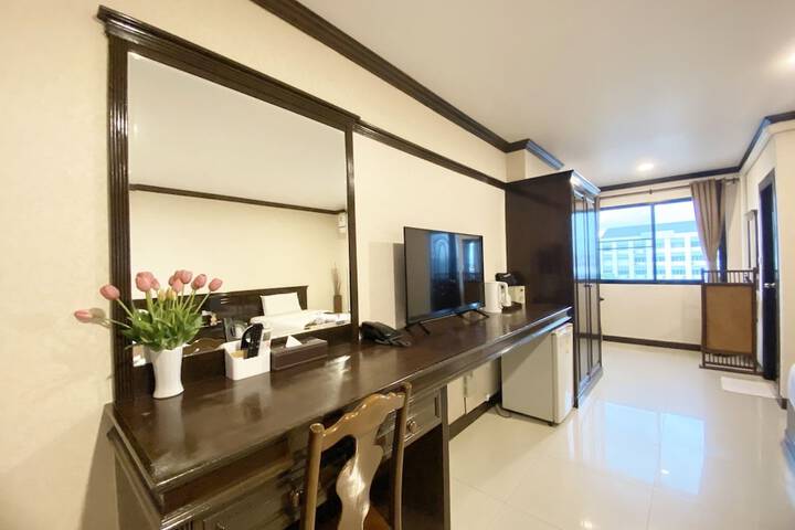 Room 5 of 19