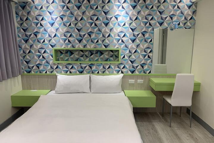 Room 7 of 89