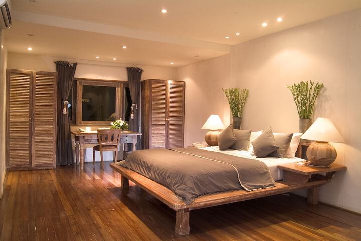 Room 5 of 120