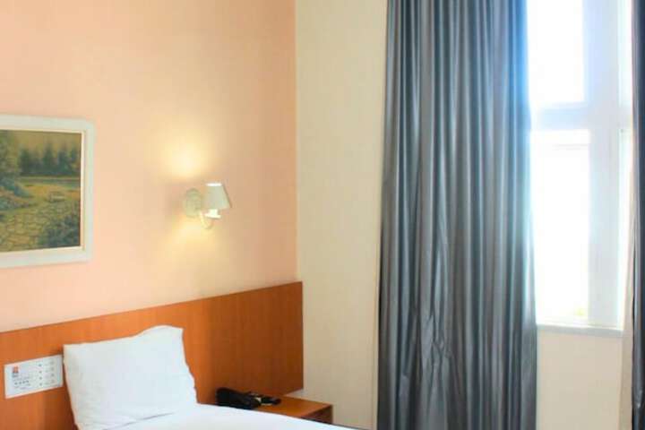 Room 18 of 55