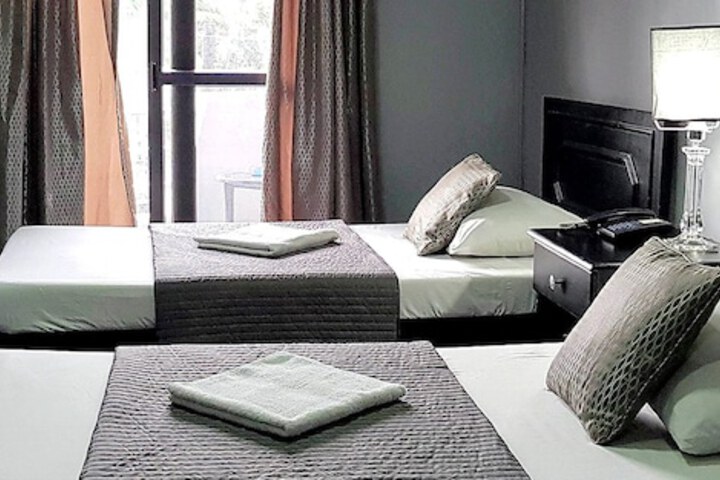 Room 3 of 32
