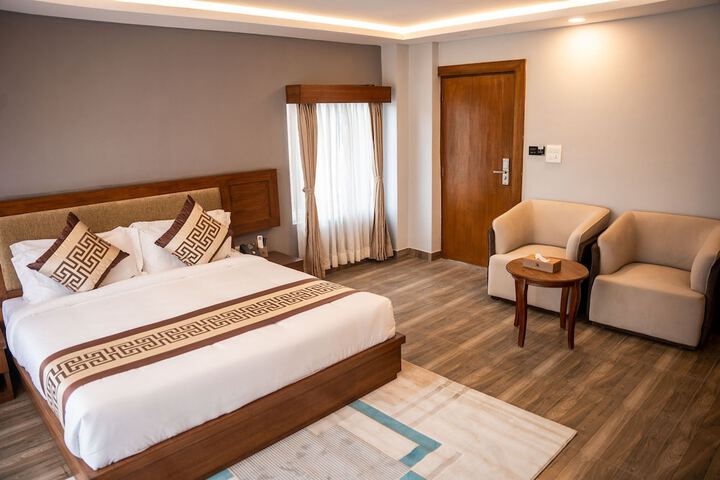 Room 4 of 48