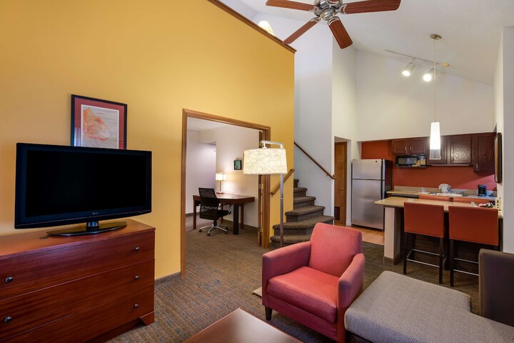 Accessible Suite King Bed Mobility Accessible Bathtb Sofa Bed Fullkt Full Breakfast (21 of 41)