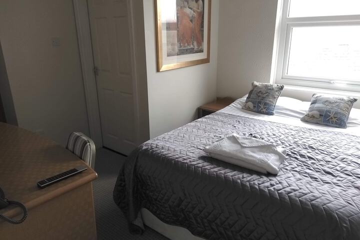 Room 13 of 52