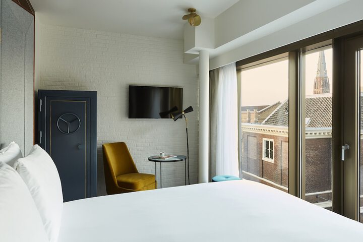 Room 14 of 164