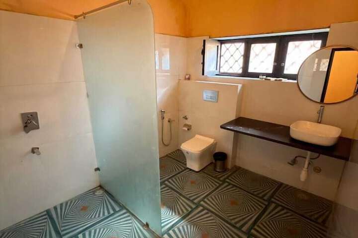 Room 53 of 89