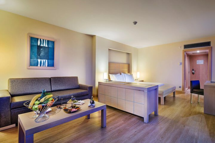 Room 41 of 183