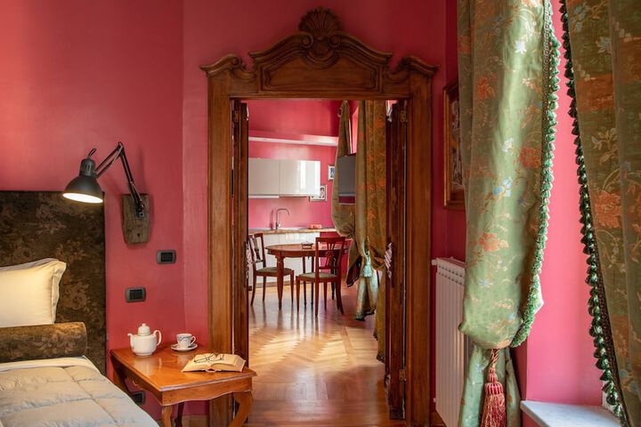 Room 14 of 37