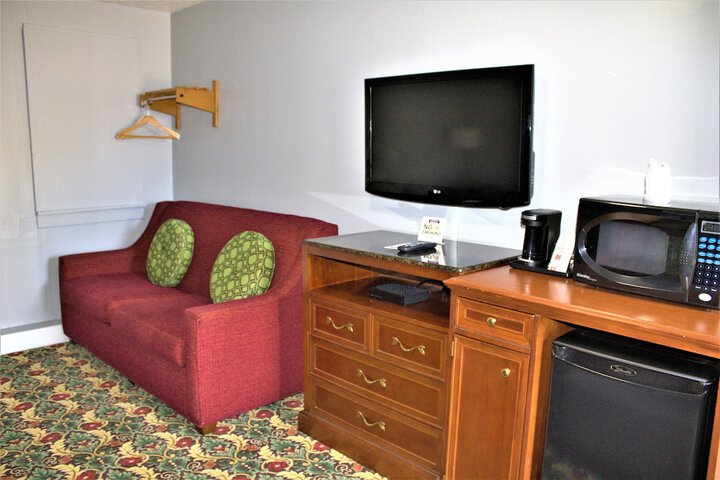 Lounge 86 of 112
