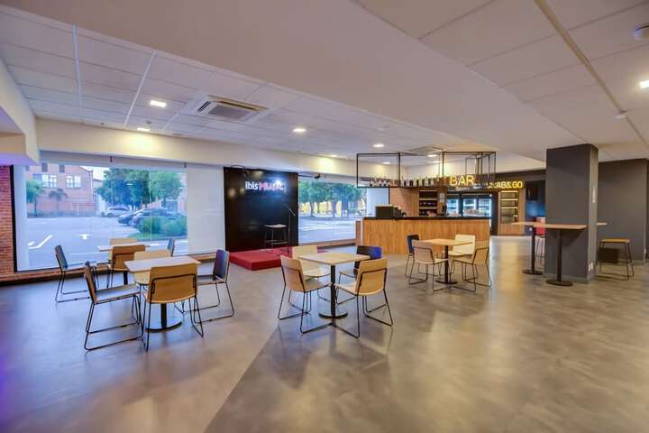 Entrance & Lobby