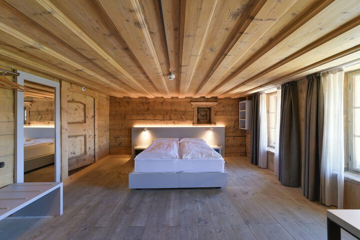 Room 36 of 74