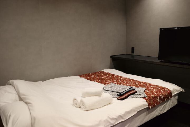 Room 48 of 146