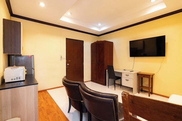 Room 18 of 153