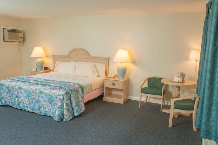 Room 13 of 40
