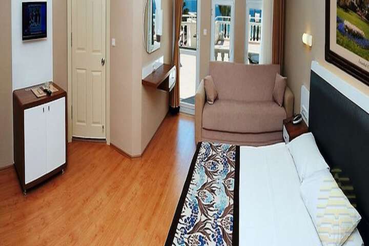 Room 3 of 39