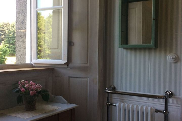 Room 8 of 48