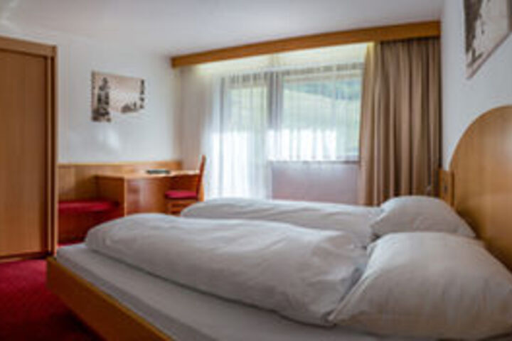 Room 52 of 93