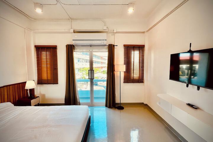 Room 11 of 66