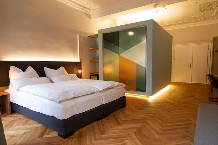Room 2 of 36
