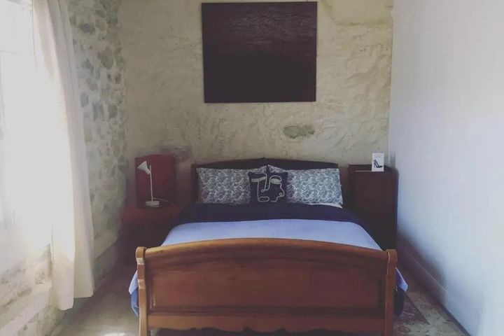 Room 5 of 10
