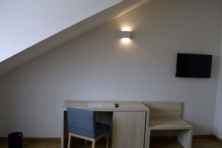 Room 9 of 53
