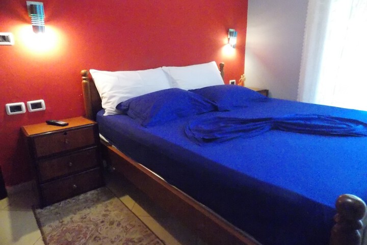 Room 13 of 64