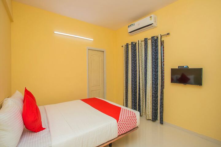 Room 13 of 22