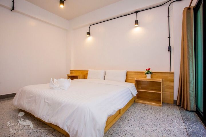Room 3 of 20