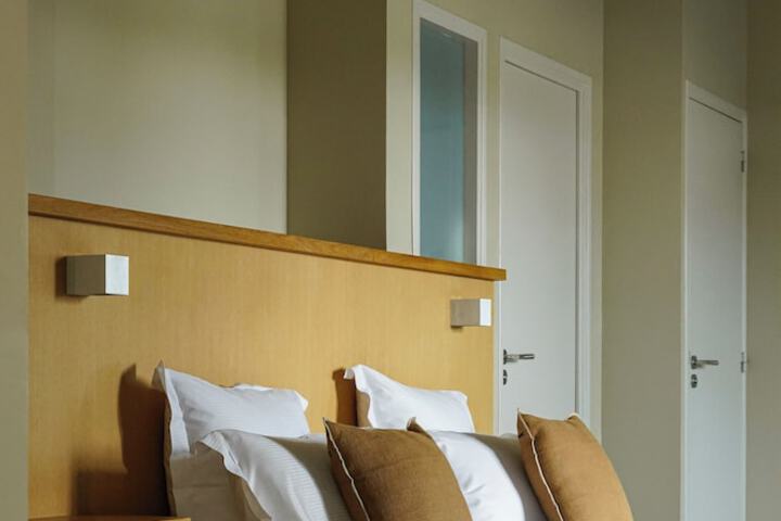 Room 10 of 63