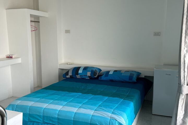 Room 8 of 44