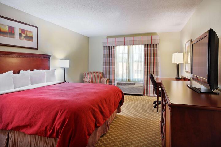 1 King Bed (4 of 5)