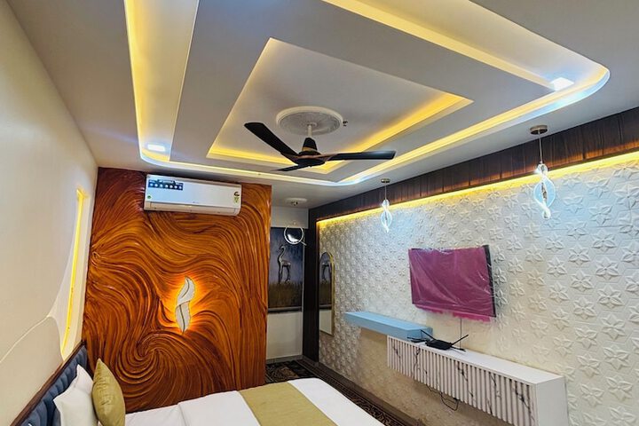 Room 14 of 30