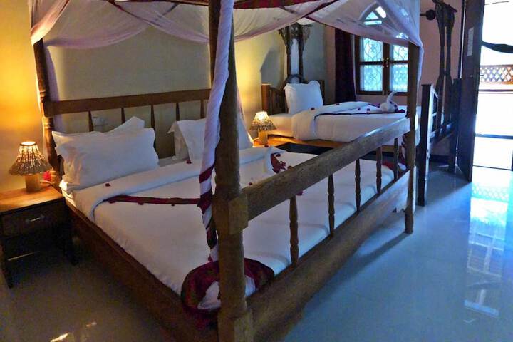 Room 22 of 27