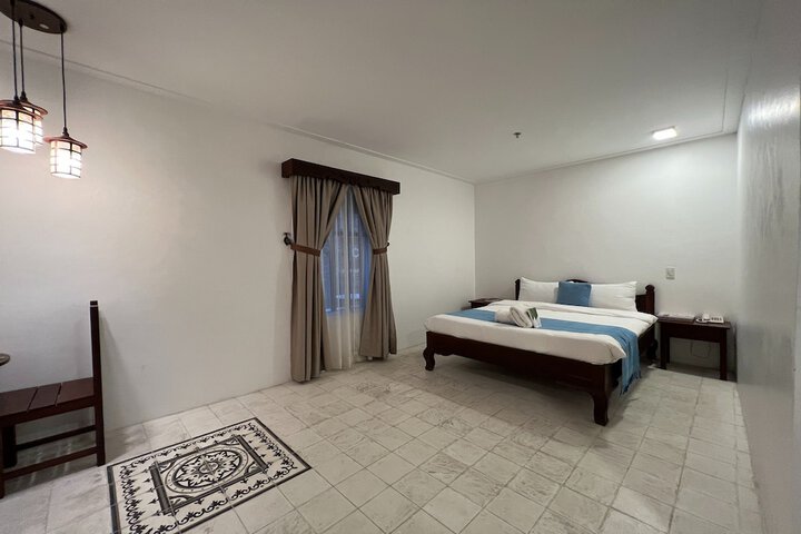 Room 8 of 34