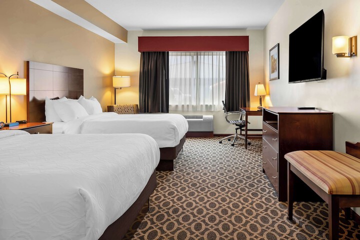 2 Queen Beds Introm Busns High Speed Iron Continental Breakfast (9 of 11)