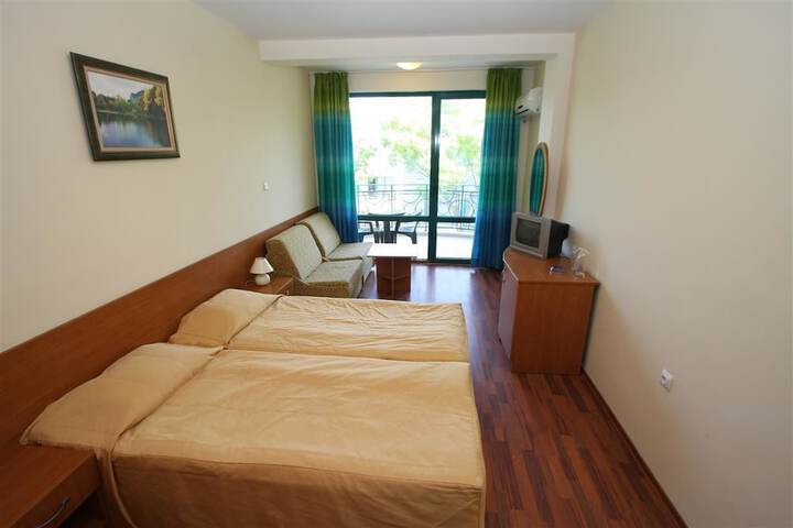 Room 12 of 49