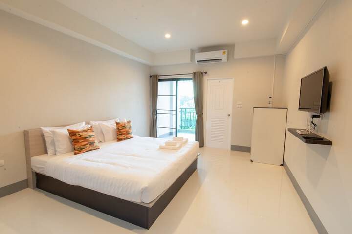 Room 13 of 38