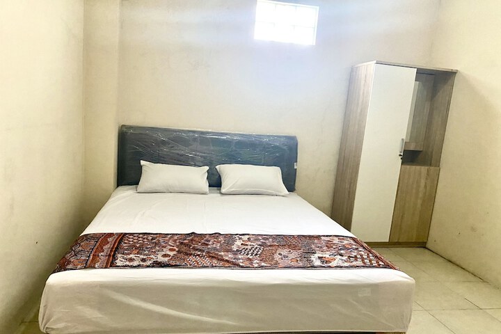 Room 17 of 24