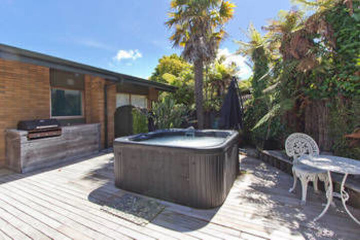 Hot Tub 166 of 222