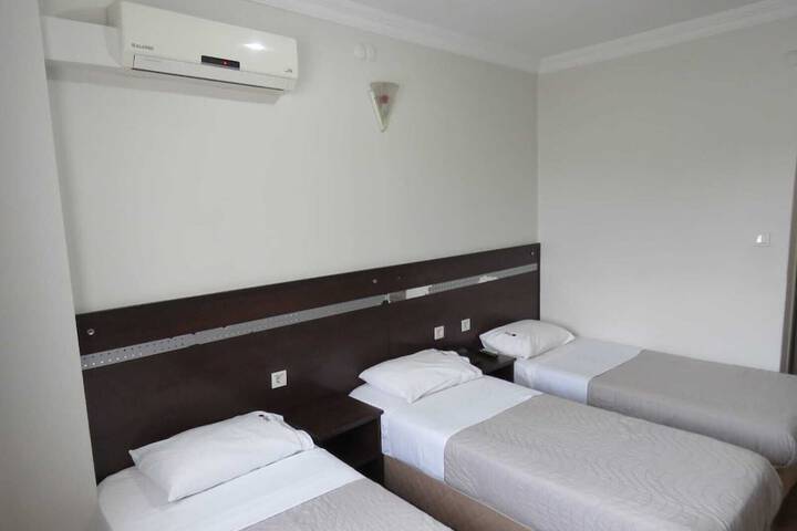 Room 13 of 30