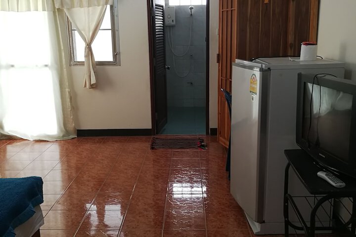 Room 8 of 28